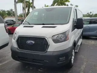 Ford Transit 2025 250 3 puertas SWB Techo bajo Furgón de carga