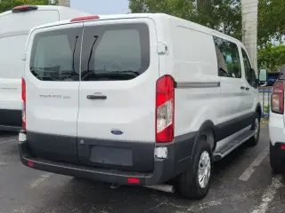 Ford Transit 2025 250 3 puertas SWB Techo bajo Furgón de carga