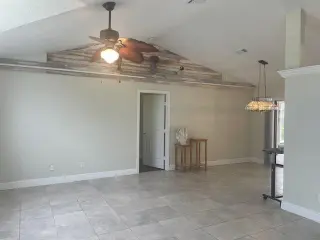 Propiedad en alquiler con 3 dormitorios y 2 baños en Port Saint Lucie