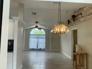 Propiedad en alquiler con 3 dormitorios y 2 baños en Port Saint Lucie