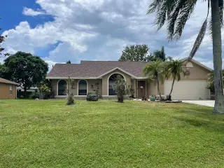 Propiedad en alquiler con 3 dormitorios y 2 baños en Port Saint Lucie