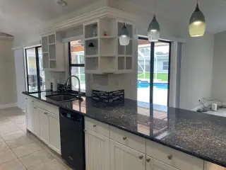 Propiedad en alquiler con 3 dormitorios y 2 baños en Port Saint Lucie