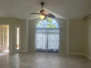 Propiedad en alquiler con 3 dormitorios y 2 baños en Port Saint Lucie