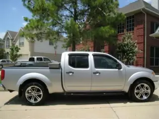 2008 NISSAN FRONTIER SE 4DR