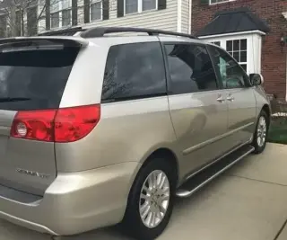 2009 TOYOTA SIENNA XLE