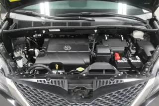 2013 TOYOTA sienna SE