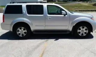 2010 Nissan Pathfinder SE