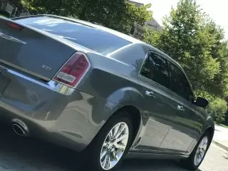 2011 Chrysler 300 LTD