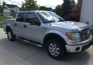 2013 Ford F-150 XLT 4DR