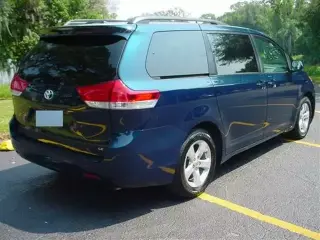 2012 Toyota Sienna LE