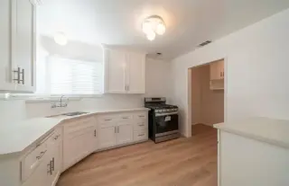 3Bed 2Bath Home in Wilshire Blvd