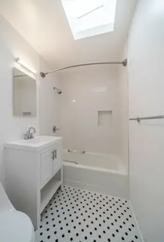 3Bed 2Bath Home in Wilshire Blvd