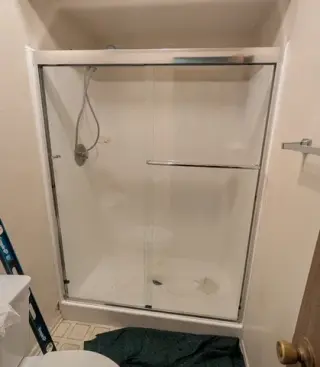SHOWER DOORS, Ventanas y más.