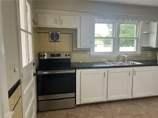 Great 2 Bedroom -1 Bath APT