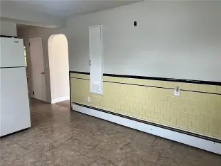 Great 2 Bedroom -1 Bath APT