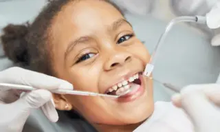 OBTENGA UNA SONRISA SALUDABLE