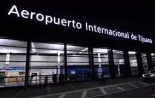 "Raitero a Tijuana en vans"