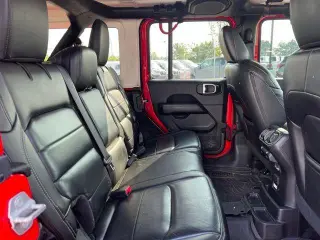 Jeep Wrangler Unlimited 2018 4x4 Sahara 4 puertas SUV (liberación a mitad de año)
