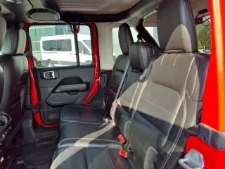 Jeep Wrangler Unlimited 2018 4x4 Sahara 4 puertas SUV (liberación a mitad de año)
