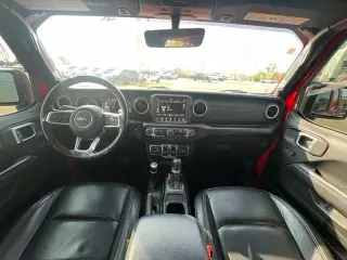 Jeep Wrangler Unlimited 2018 4x4 Sahara 4 puertas SUV (liberación a mitad de año)