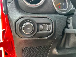 Jeep Wrangler Unlimited 2018 4x4 Sahara 4 puertas SUV (liberación a mitad de año)