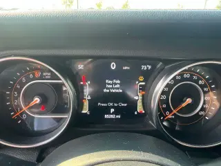 Jeep Wrangler Unlimited 2018 4x4 Sahara 4 puertas SUV (liberación a mitad de año)