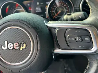 Jeep Wrangler Unlimited 2018 4x4 Sahara 4 puertas SUV (liberación a mitad de año)