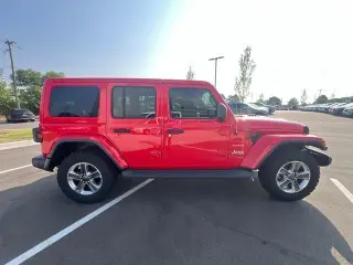 Jeep Wrangler Unlimited 2018 4x4 Sahara 4 puertas SUV (liberación a mitad de año)