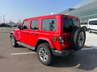 Jeep Wrangler Unlimited 2018 4x4 Sahara 4 puertas SUV (liberación a mitad de año)