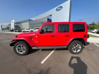 Jeep Wrangler Unlimited 2018 4x4 Sahara 4 puertas SUV (liberación a mitad de año)