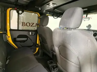 Jeep Wrangler Unlimited 2021 4x4 Sport 4 puertas SUV