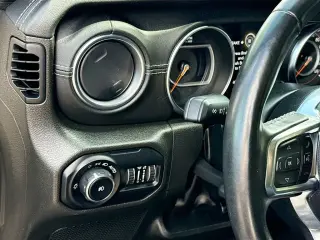 Jeep Wrangler Unlimited 2022 4x4 Sahara 4 puertas SUV