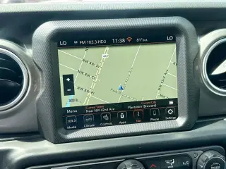 Jeep Wrangler Unlimited 2022 4x4 Sahara 4 puertas SUV