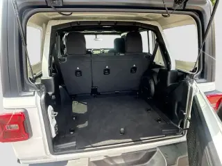 Jeep Wrangler Unlimited 2022 4x4 Sahara 4 puertas SUV