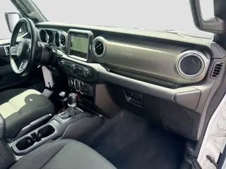 Jeep Wrangler Unlimited 2022 4x4 Sahara 4 puertas SUV