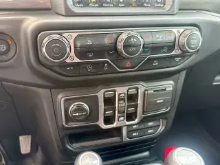 Jeep Wrangler 2023 4x4 Sahara 4 puertas SUV
