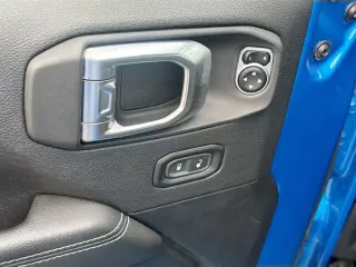 Jeep Wrangler 2023 4x4 Sahara 4 puertas SUV