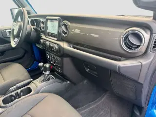 Jeep Wrangler 2023 4x4 Sahara 4 puertas SUV