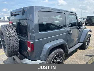 Jeep Wrangler 2017 4x4 Sahara 2 puertas SUV