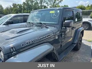 Jeep Wrangler 2017 4x4 Sahara 2 puertas SUV