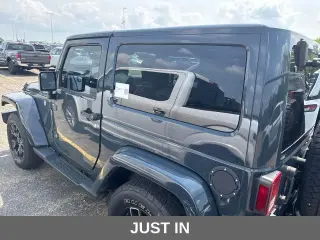 Jeep Wrangler 2017 4x4 Sahara 2 puertas SUV