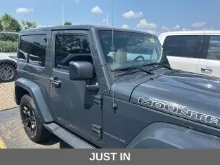 Jeep Wrangler 2017 4x4 Sahara 2 puertas SUV