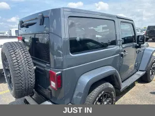 Jeep Wrangler 2017 4x4 Sahara 2 puertas SUV