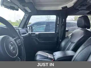 Jeep Wrangler 2017 4x4 Sahara 2 puertas SUV