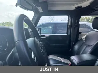 Jeep Wrangler 2017 4x4 Sahara 2 puertas SUV