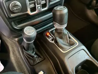 Jeep Wrangler Unlimited 2022 4x4 Sahara 4 puertas SUV