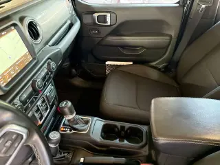 Jeep Wrangler Unlimited 2022 4x4 Sahara 4 puertas SUV