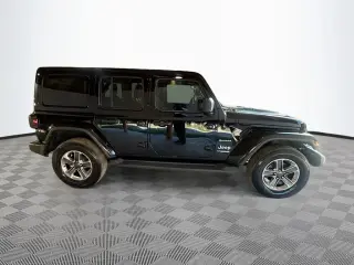 Jeep Wrangler Unlimited 2022 4x4 Sahara 4 puertas SUV