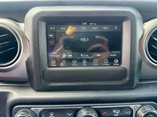 Jeep Wrangler 2023 4x4 Sport 4 puertas SUV