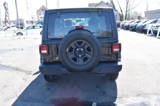 Jeep Wrangler Unlimited 2021 4x4 Freedom 4 puertas SUV